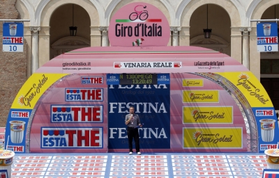 Giro d'Italia 2011: La partenza dalla Reggia di Venaria